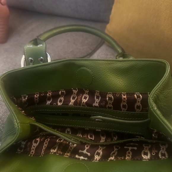 Tignanello Green Shoulder Bag with Smooth Leather Finish - Picture 9 of 9